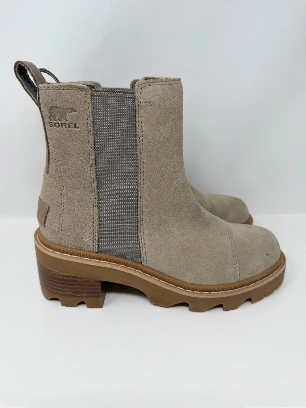 Sorel Joan Now Chelsea Boots Omega Taupe, Gum 2 Size 6.5